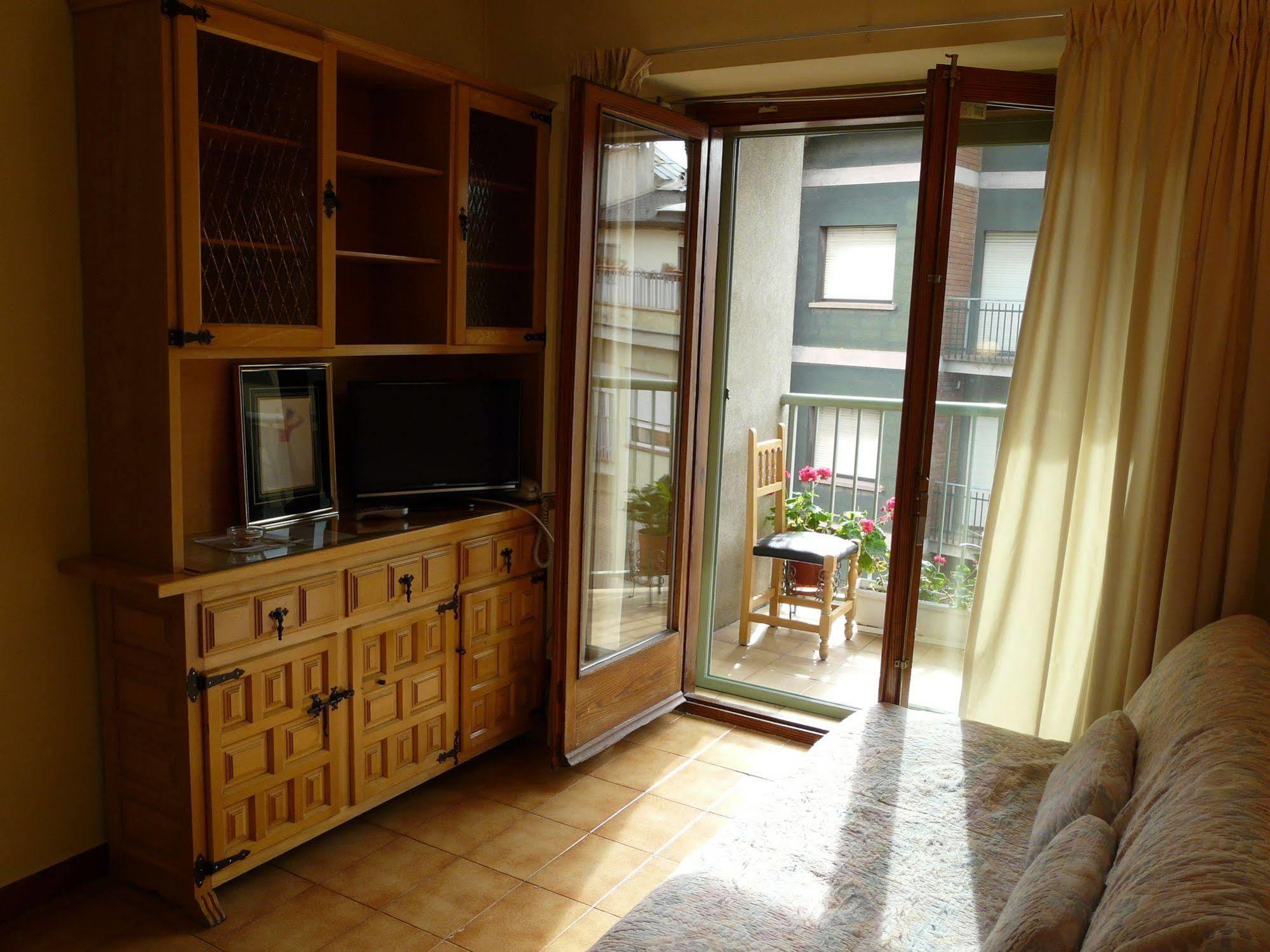 Hotel Nice ลาเซวดูร์เชย์ ภายนอก รูปภาพ