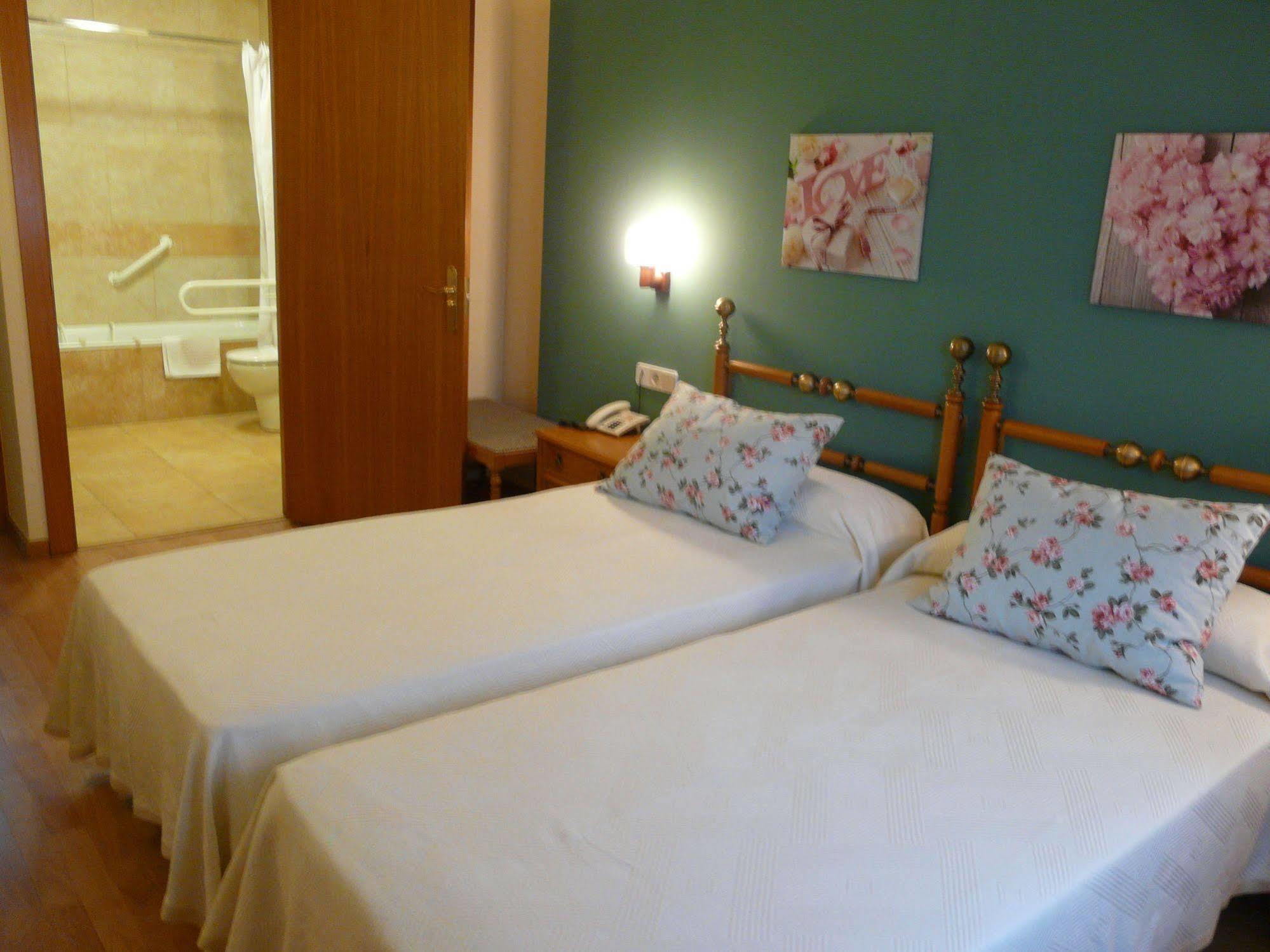Hotel Nice ลาเซวดูร์เชย์ ภายนอก รูปภาพ