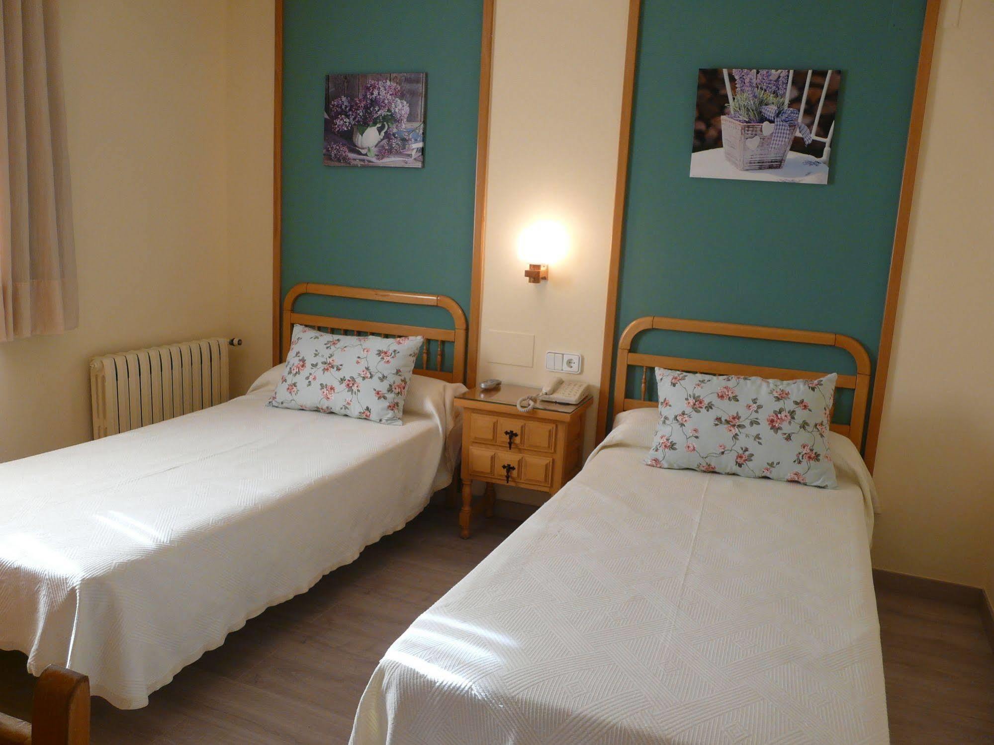 Hotel Nice ลาเซวดูร์เชย์ ภายนอก รูปภาพ