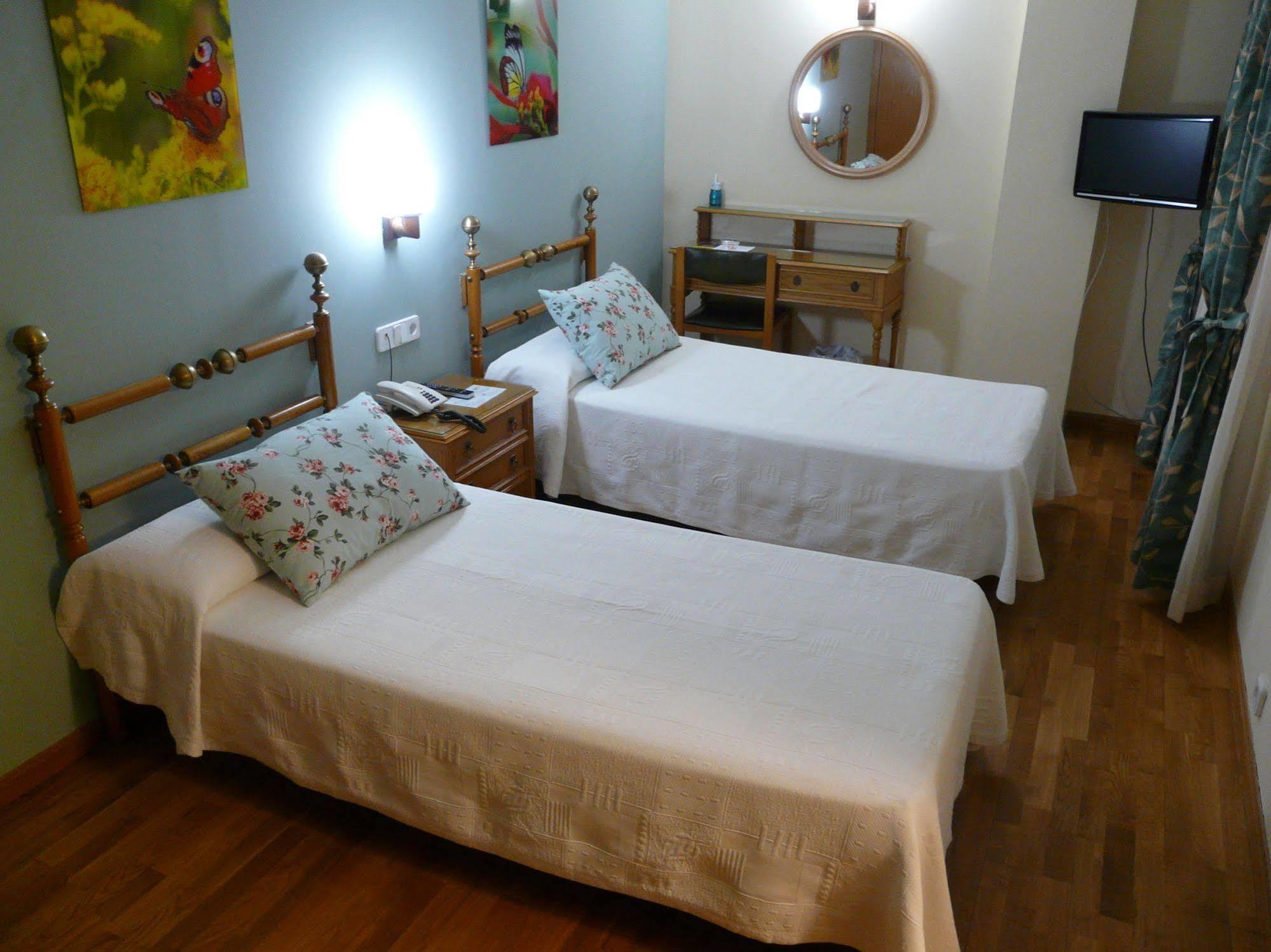 Hotel Nice ลาเซวดูร์เชย์ ภายนอก รูปภาพ
