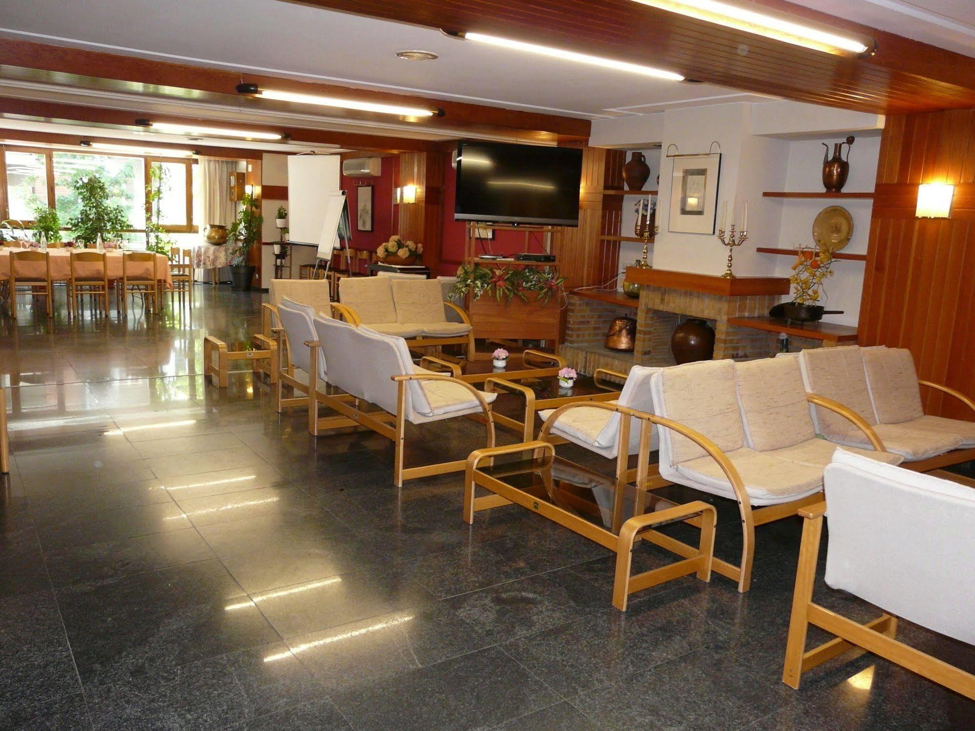 Hotel Nice ลาเซวดูร์เชย์ ภายนอก รูปภาพ